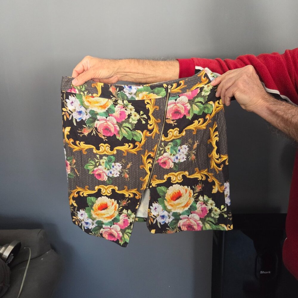 Rose print skirt, new